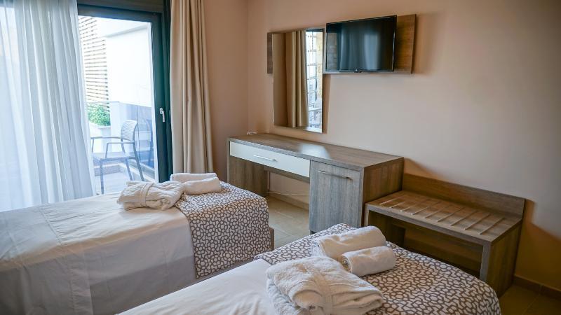 Agnes Deluxe Hotel ペフコホリ エクステリア 写真